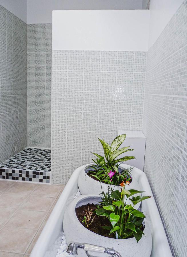 LA LAUJÈRE IVIE - Gîte&Piscine privative Saint-Hilaire-du-Bois  Esterno foto